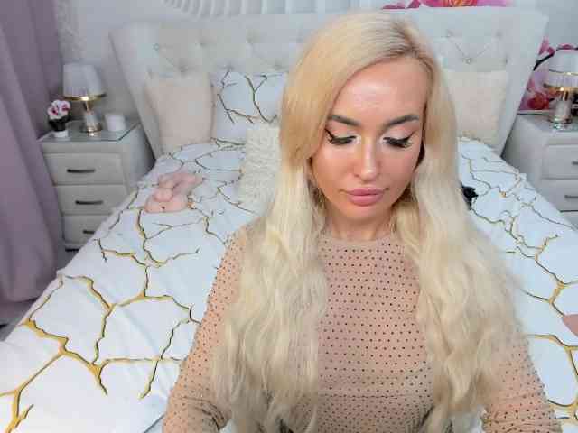 HottieSweetBritney webcam