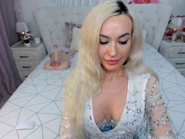 HottieBritney webcam