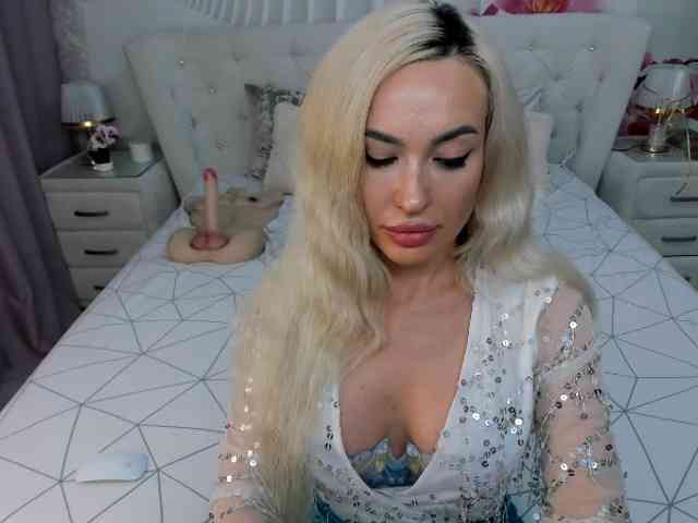 HottieBritney webcam