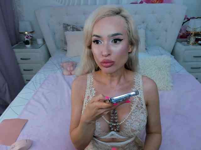 HottieSweetBritney webcam