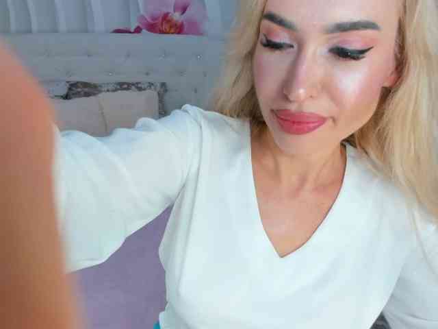 HottieSweetBritney webcam