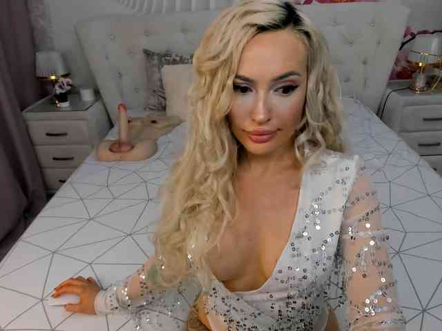 HottieBritney webcam