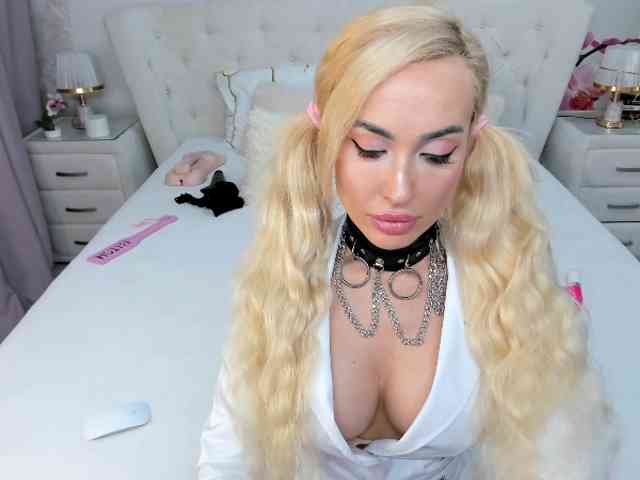 HottieSweetBritney webcam