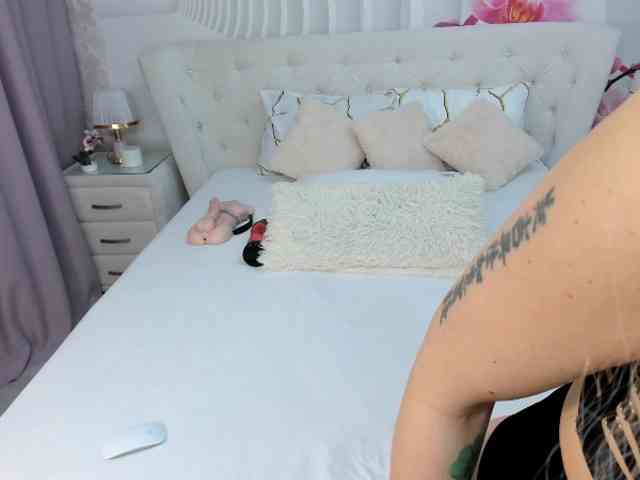 HottieSweetBritney webcam