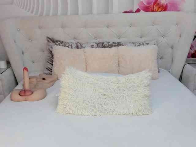 HottieBritney webcam