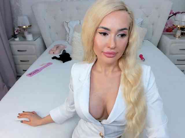 HottieSweetBritney webcam