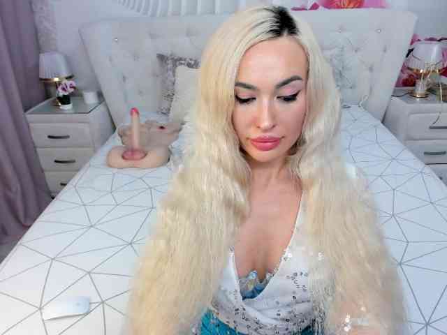 HottieBritney webcam