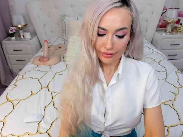 HottieBritney webcam