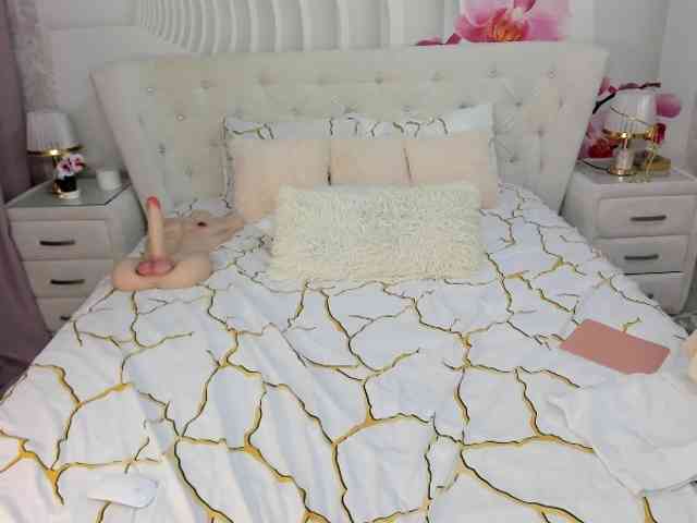 HottieBritney webcam