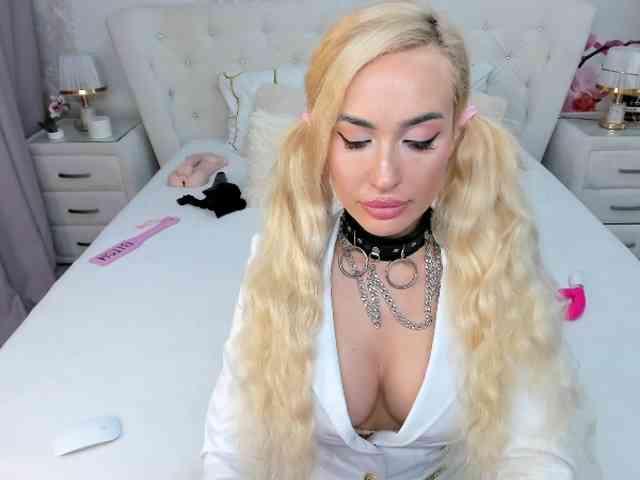 HottieSweetBritney webcam