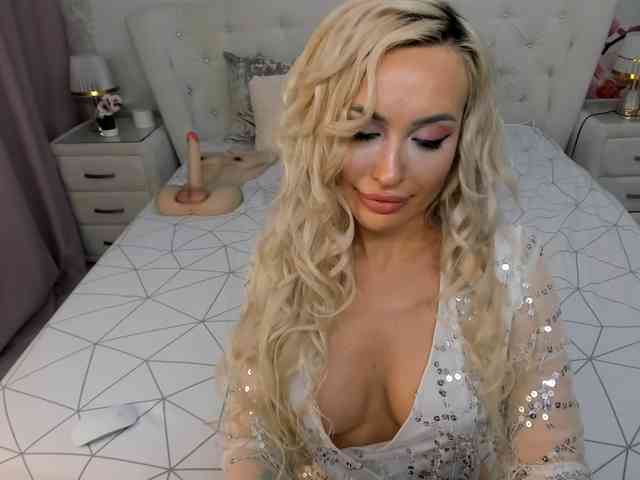 HottieBritney webcam