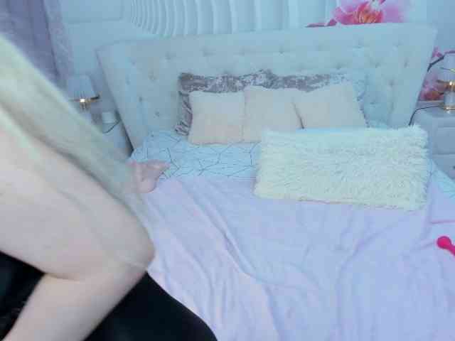 HottieSweetBritney webcam