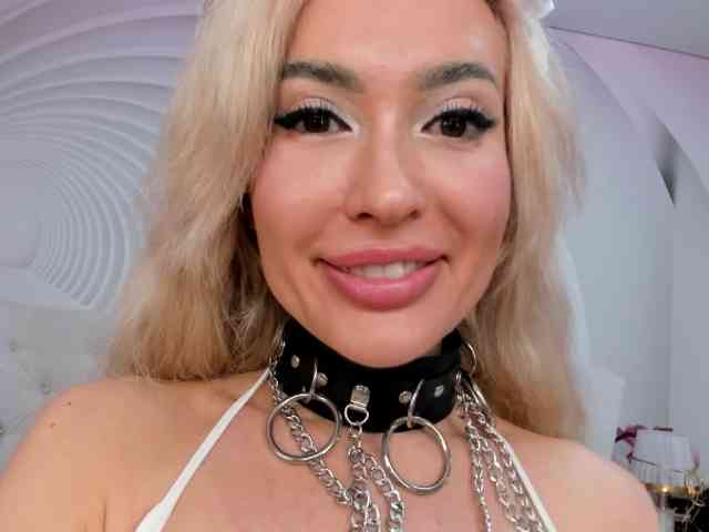 HottieSweetBritney webcam