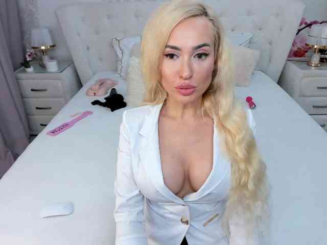 HottieSweetBritney webcam