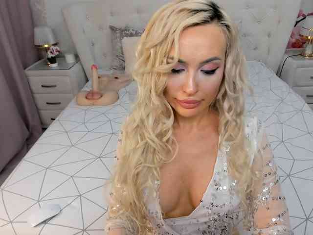HottieBritney webcam