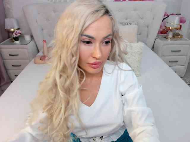 HottieBritney webcam