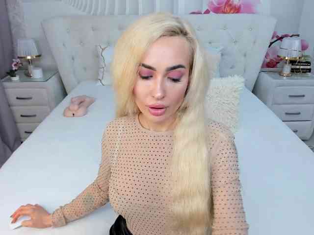 HottieSweetBritney webcam