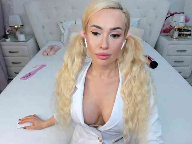 HottieSweetBritney webcam