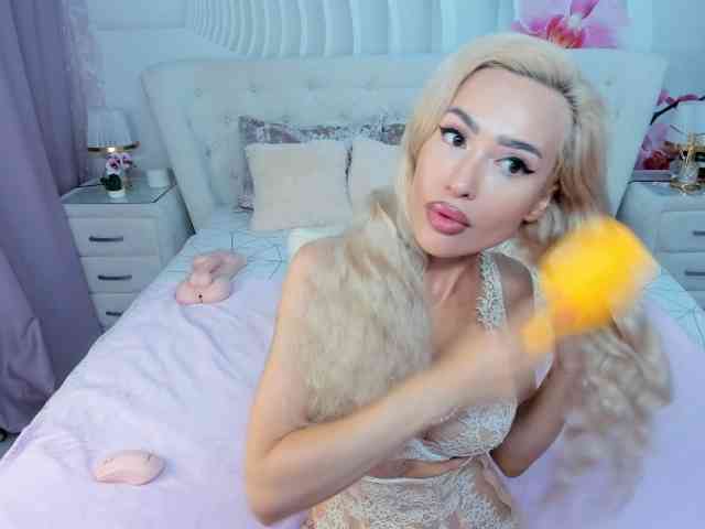 HottieSweetBritney webcam