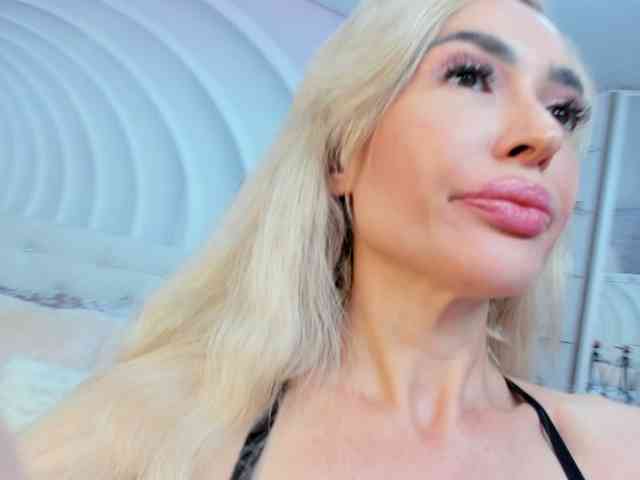 live strip chat HottieSweetBritney