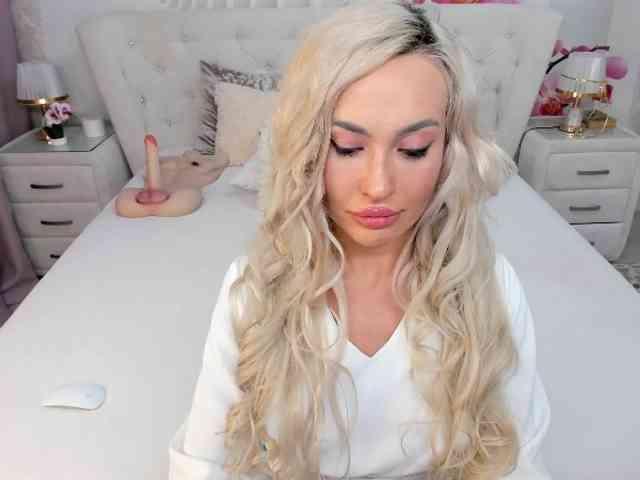 HottieBritney webcam