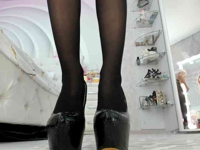 HottieBritney webcam