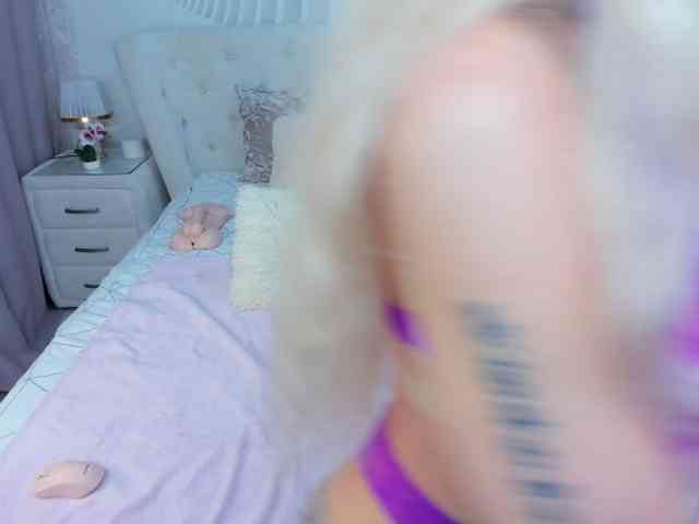 HottieSweetBritney webcam