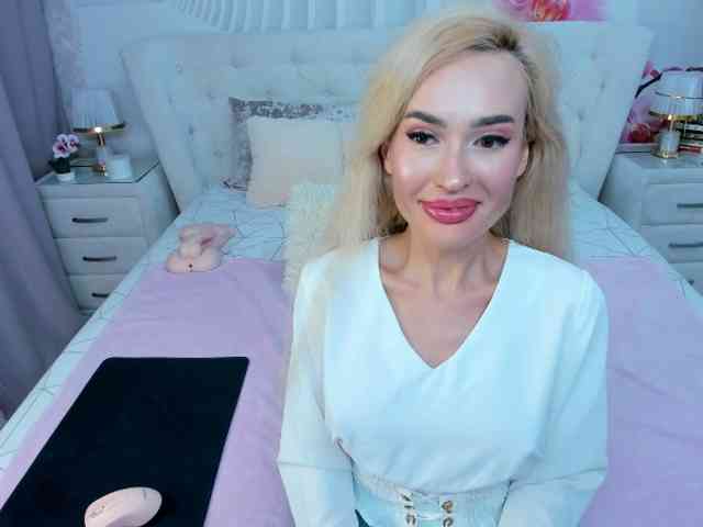 HottieSweetBritney webcam