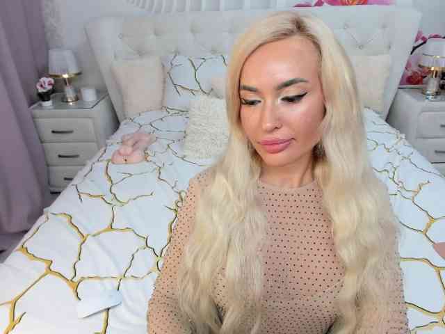 HottieSweetBritney webcam