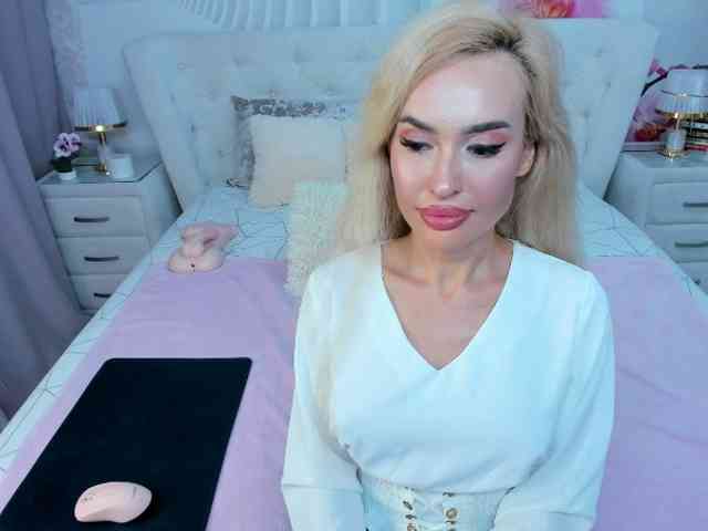 HottieSweetBritney webcam