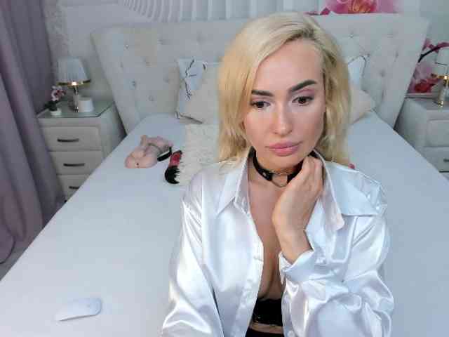 HottieSweetBritney webcam