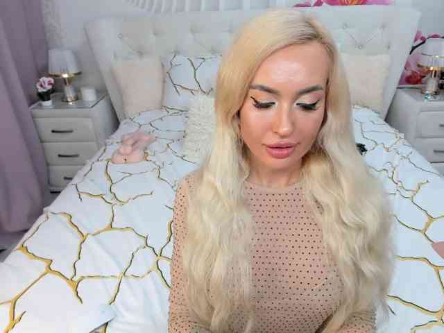 HottieSweetBritney webcam