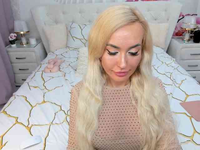 HottieSweetBritney webcam