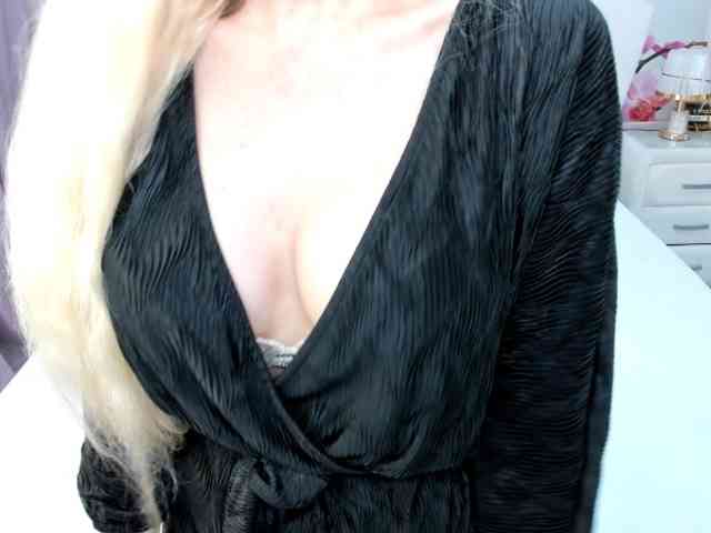 HottieSweetBritney webcam