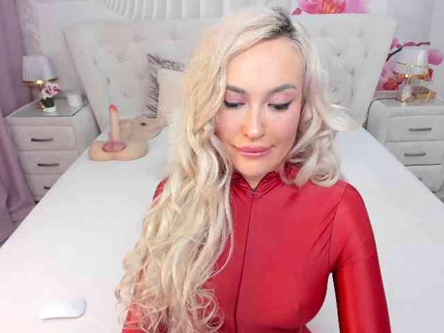 HottieBritney webcam