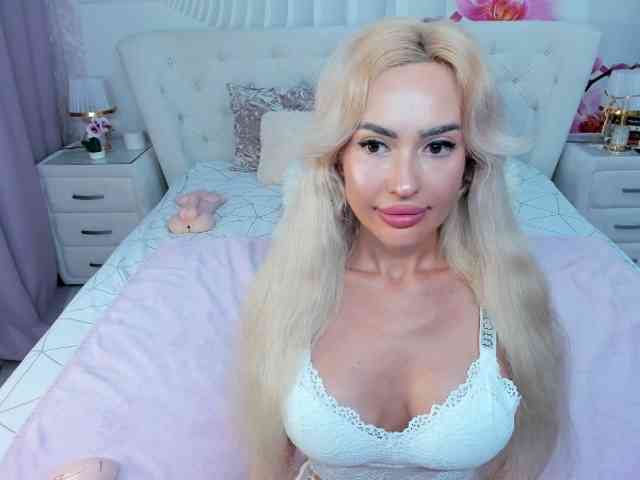 HottieSweetBritney webcam