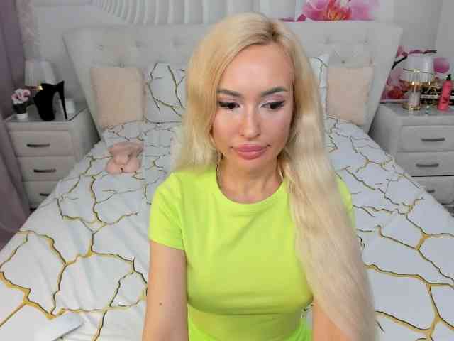 HottieSweetBritney webcam