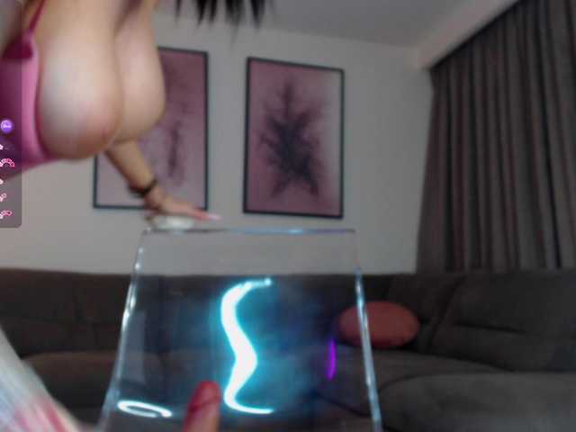 reinakylie's BongaCams show and profile