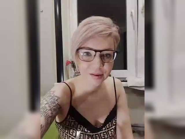 TilyTily's BongaCams show and profile