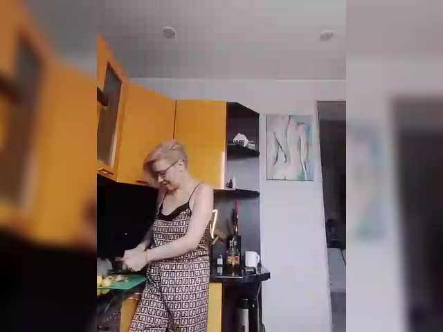 TilyTily's BongaCams show and profile