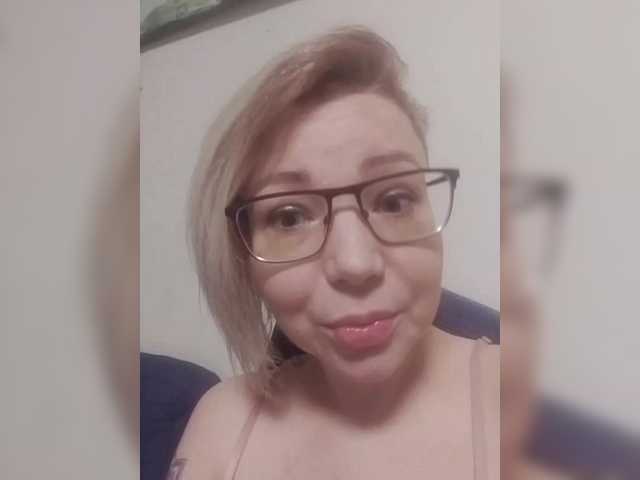 TilyTily's BongaCams show and profile