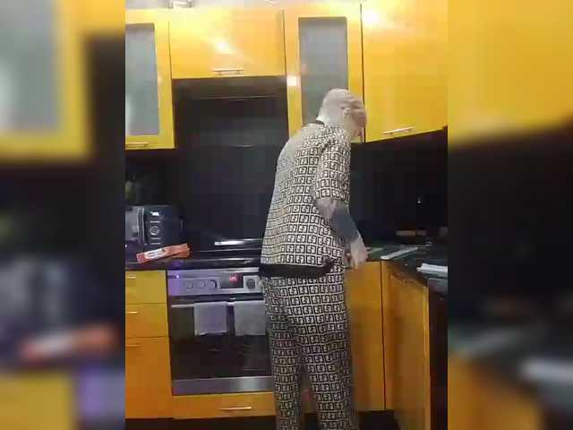 TilyTily's BongaCams show and profile