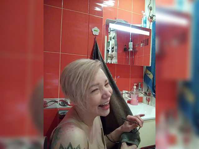 TilyTily's BongaCams show and profile