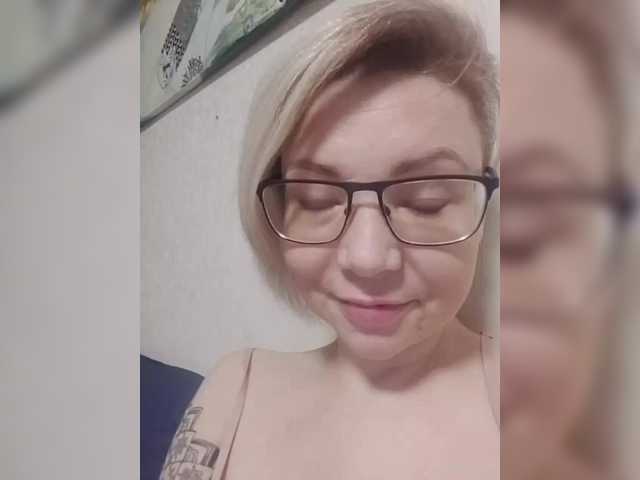 TilyTily's BongaCams show and profile