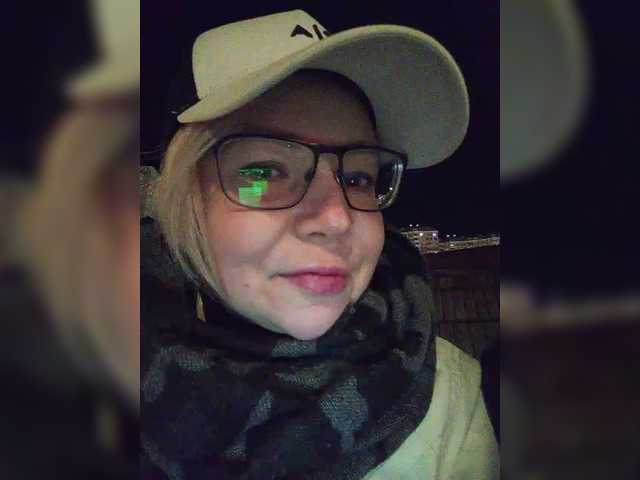 TilyTily's BongaCams show and profile