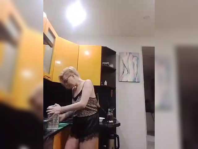 TilyTily's BongaCams show and profile