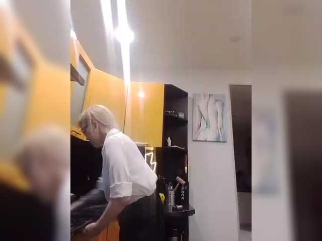 TilyTily's BongaCams show and profile