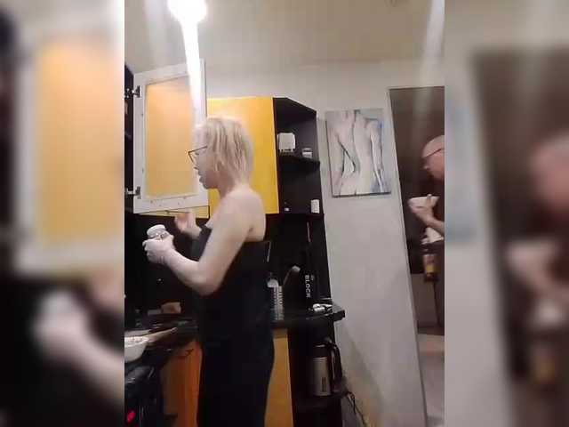 TilyTily's BongaCams show and profile