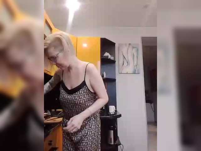 TilyTily's BongaCams show and profile