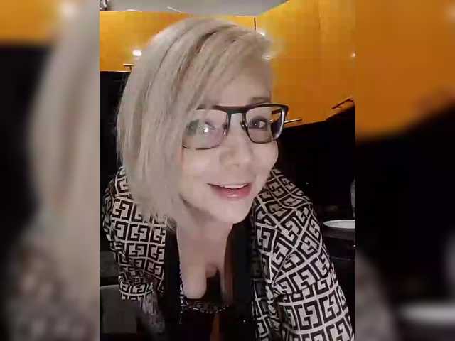 TilyTily's BongaCams show and profile